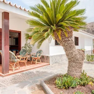 Amplio Chalet En Con Jardin Y Vista Al Mar Palm-mar