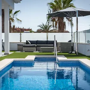 Villa Luxurious 5* - 300m2 - Private Heated Pool - Garage - Wifi, Palm-mar